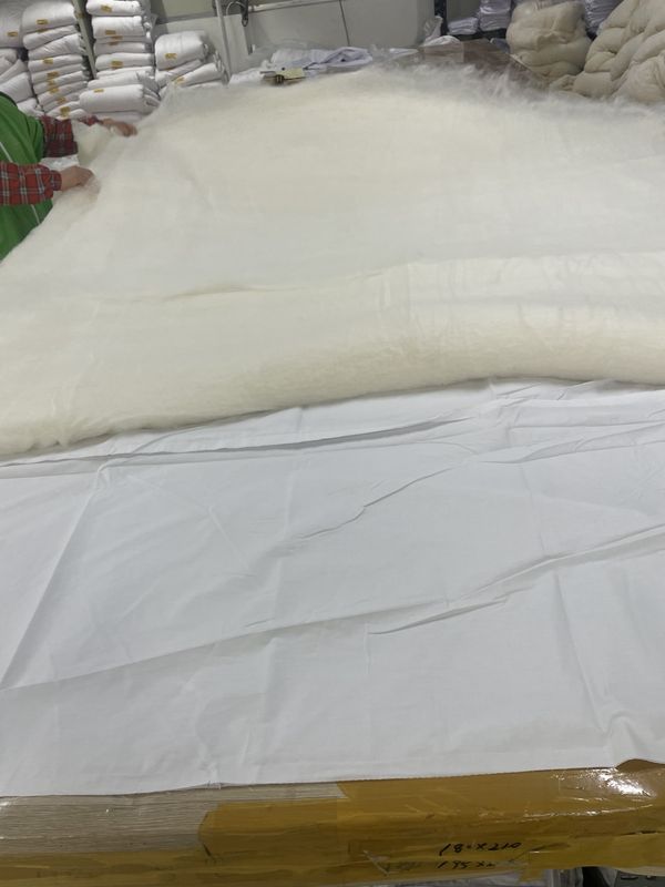 솜틀기를 마친 뽀송한 목화솜